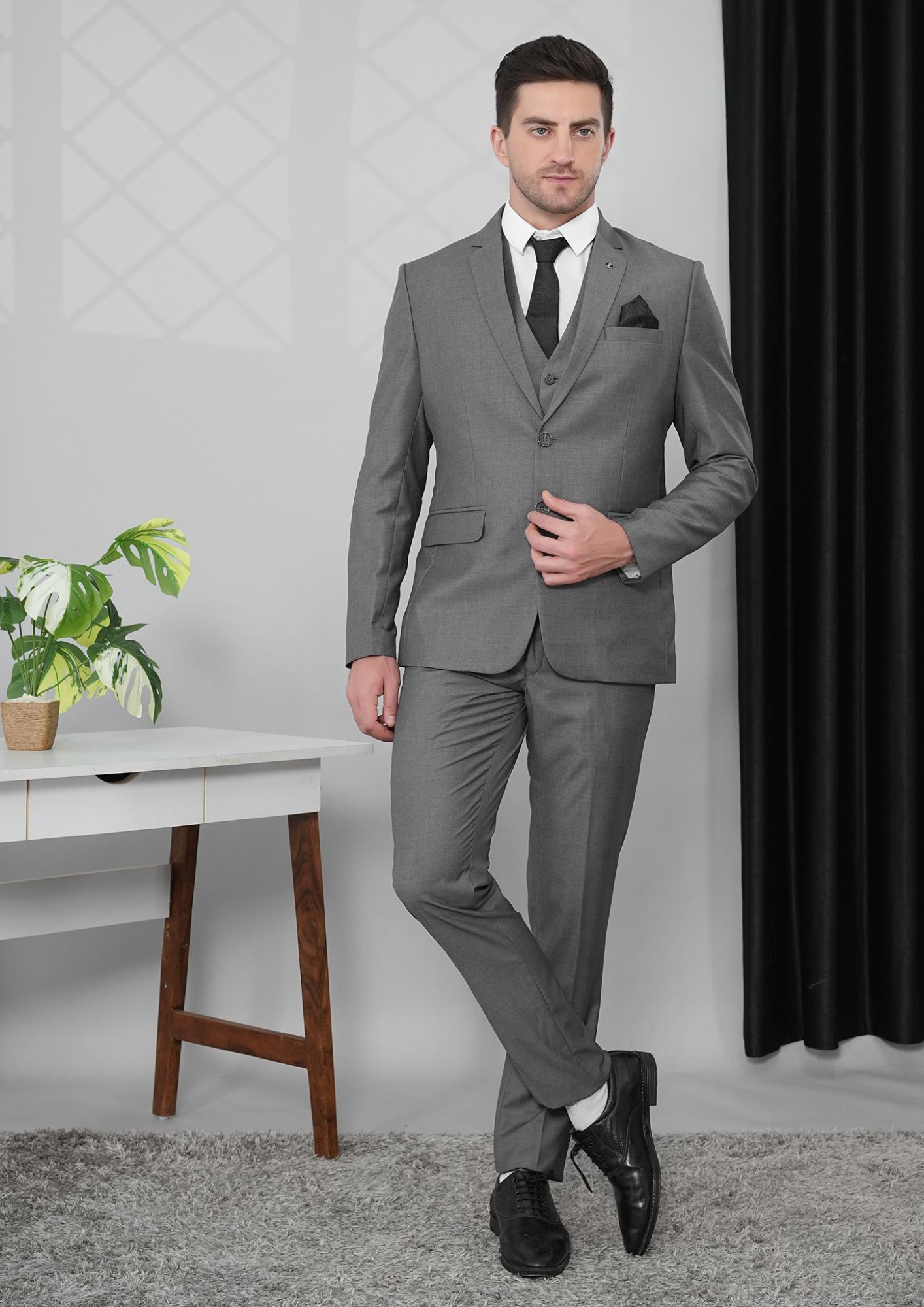 Classic Grey Imported Three-Piece Suit – SNA-MSU13019