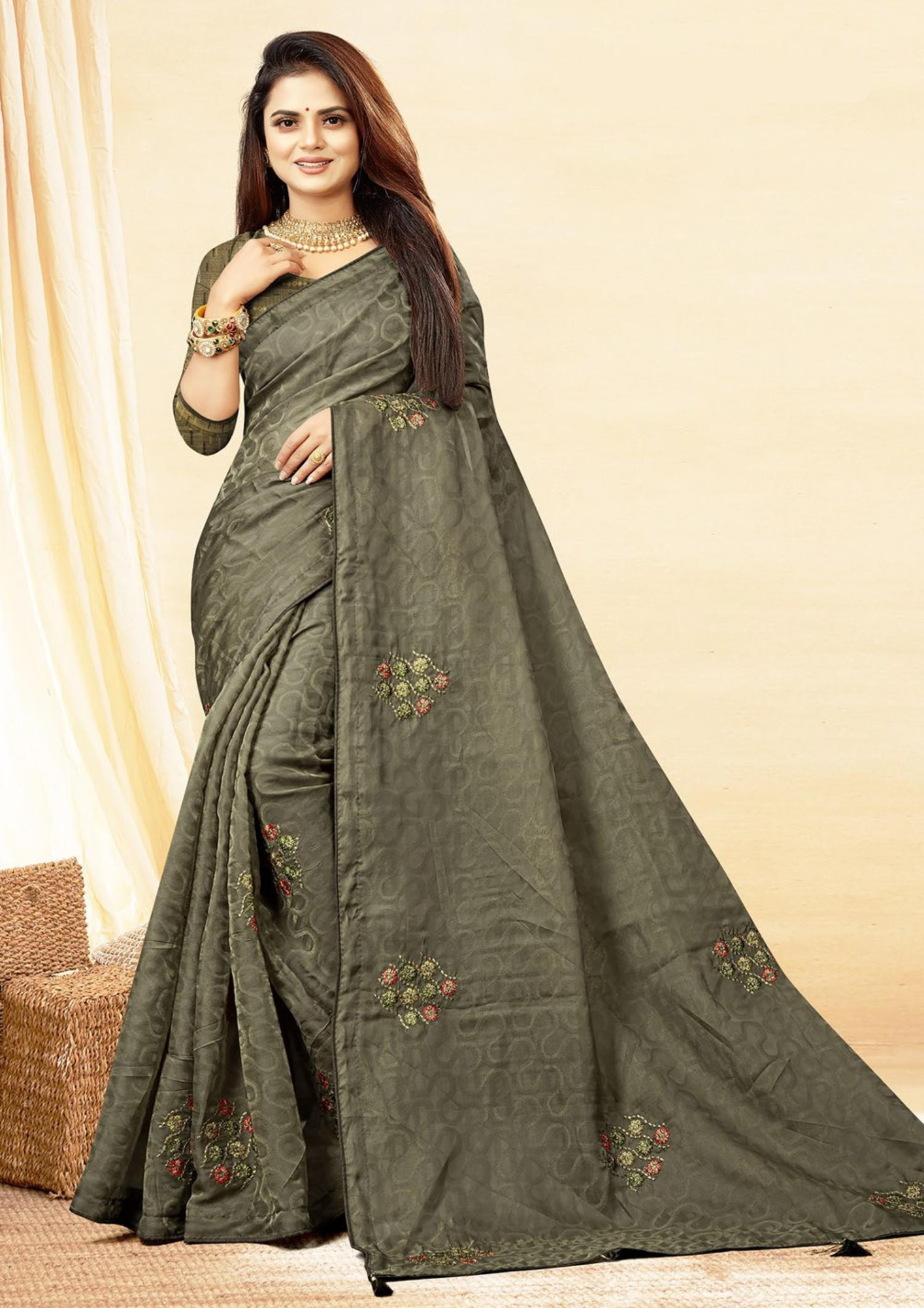 Elegant Charcoal Grey Embroidered Silk Saree with Contrast Blouse - Image 4